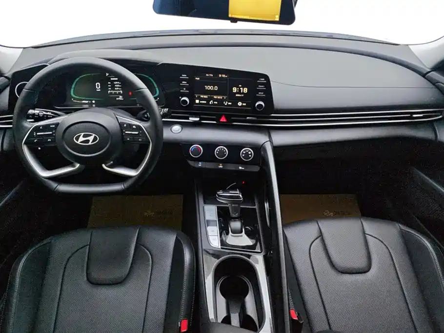Hyundai Elantra 2023 1.5L CVT GLX Elite Edition фото 12
