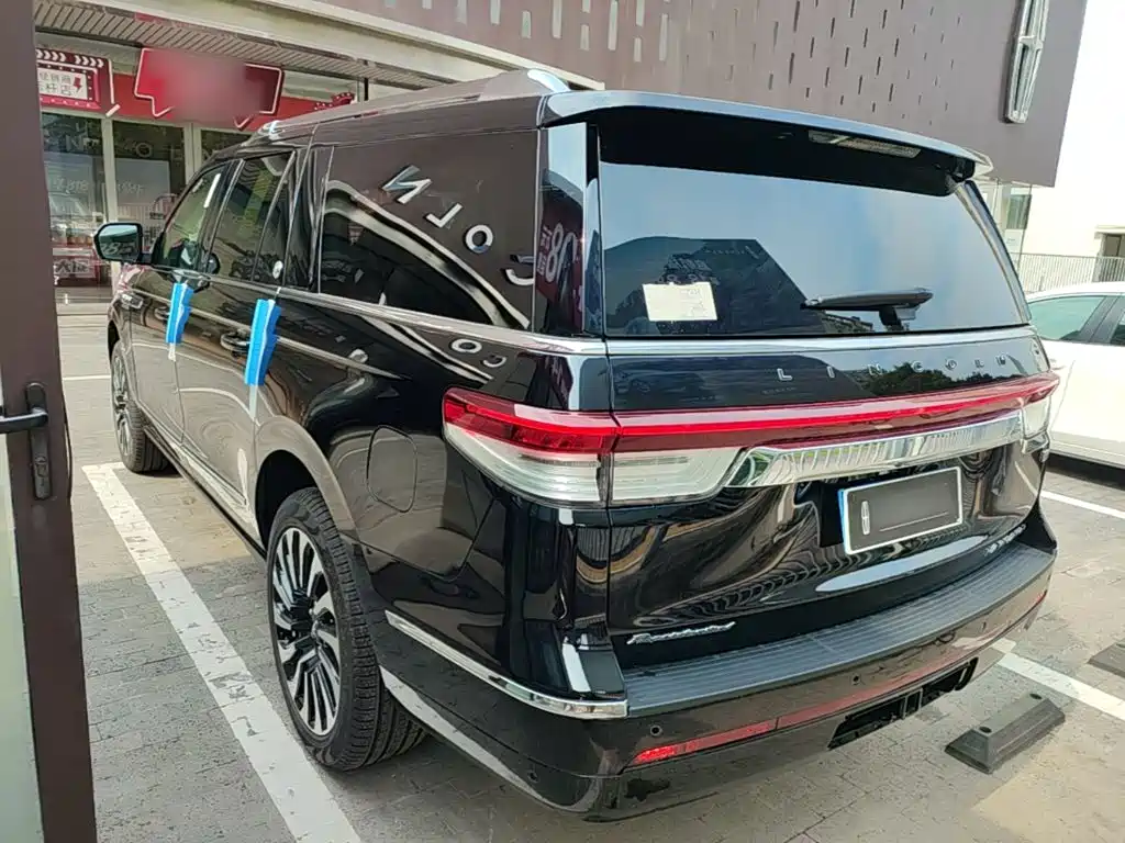 2026 Lincoln Navigator