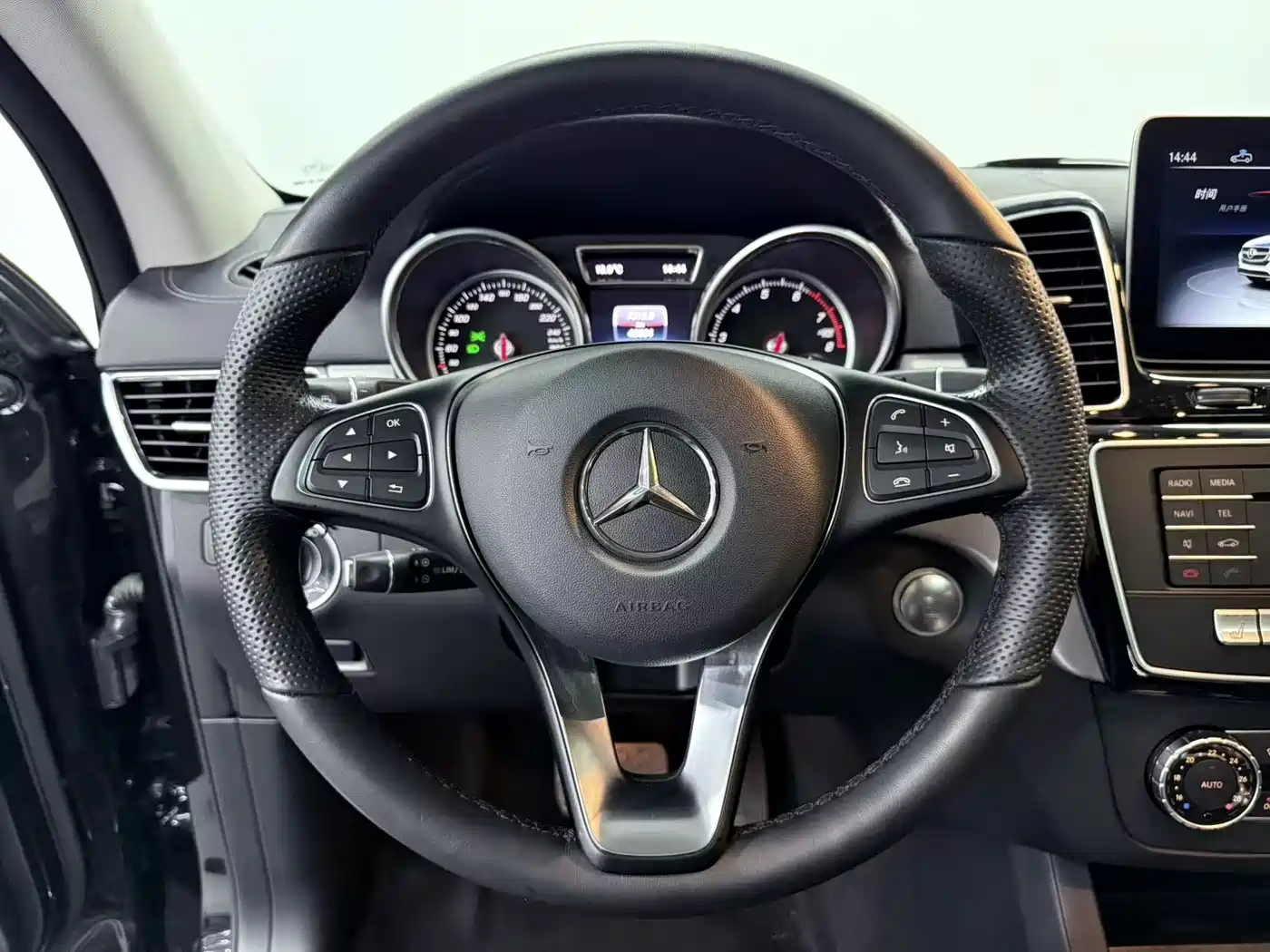 Mercedes-Benz GLE Coupe 2018 GLE 320 4MATIC Coupe SUV фото 16