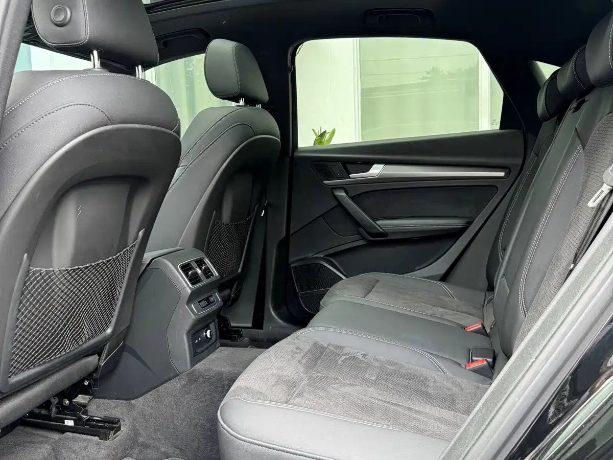 AUDI Q5L SPORTBACK