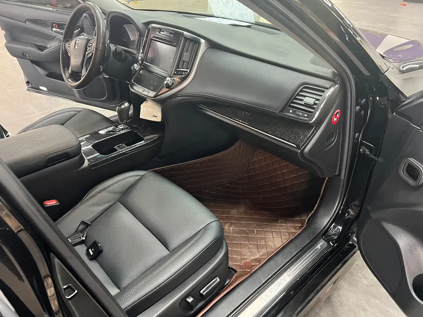 Toyota Crown 2018 2.0T Fashion Edition фото 7