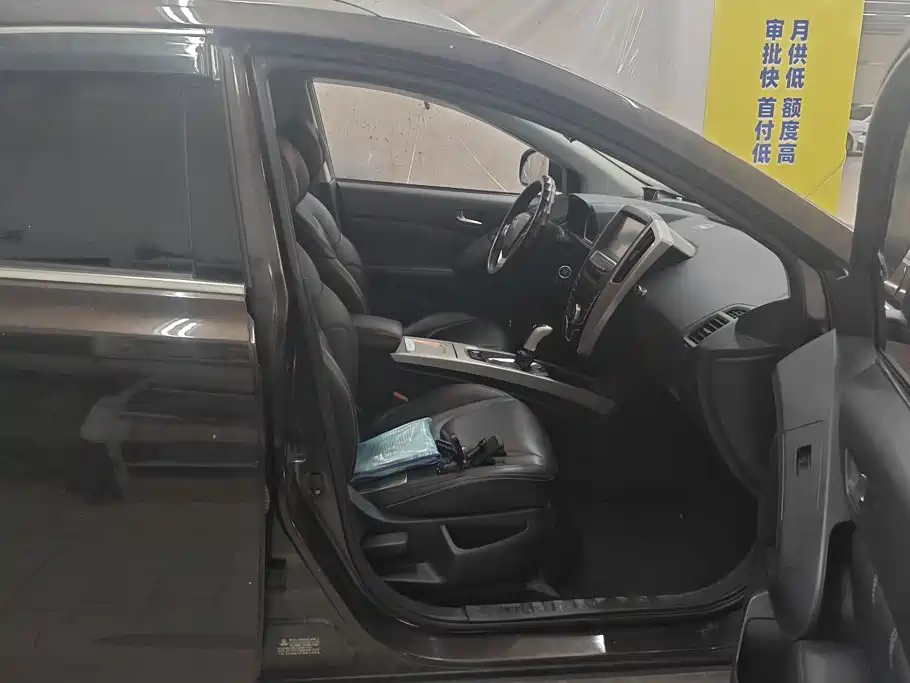 Luxgen U6 SUV 2017 2017 1.8T Tech Value Package