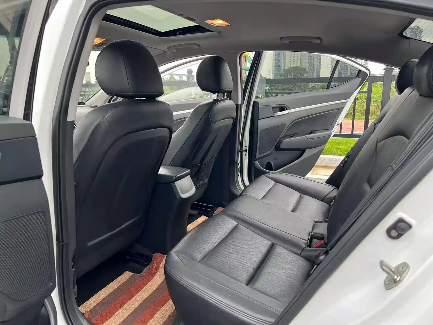 Hyundai Elantra 2016 Model 1.6L Automatic Smart Elite фото 9