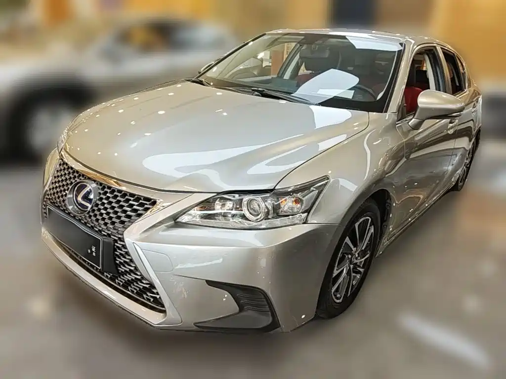 Фото 1 - Lexus CT