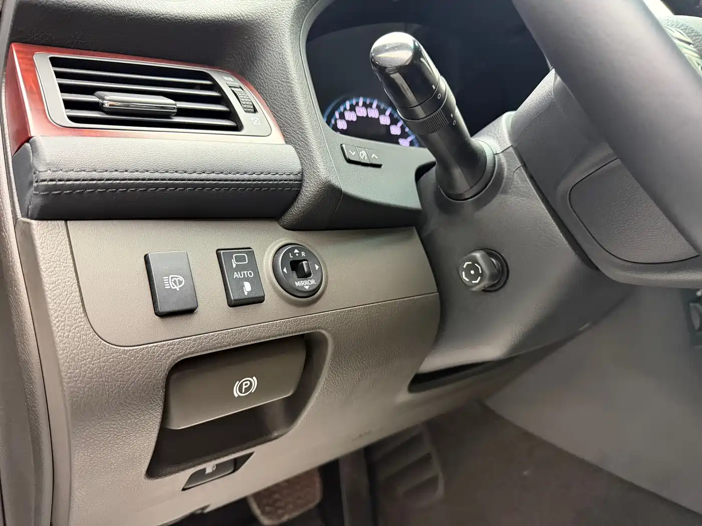 Toyota Crown 2010 3.0L Royal Saloon фото 24