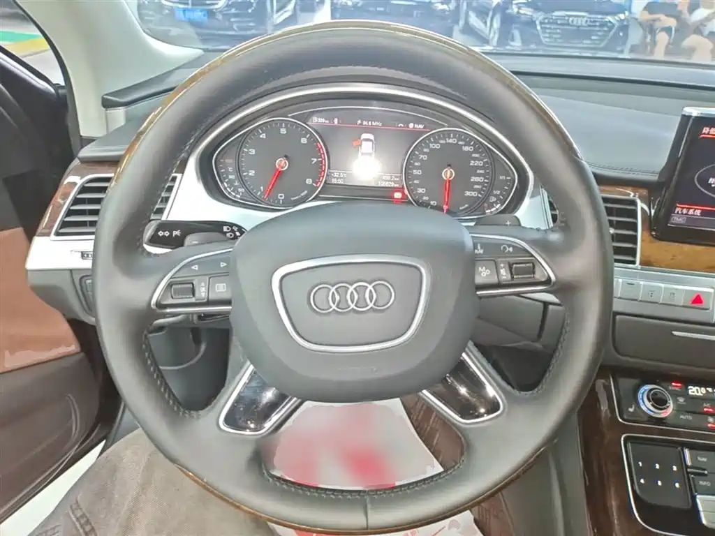 Audi A8 2016 A8L 45 TFSI quattro Comfort фото 11