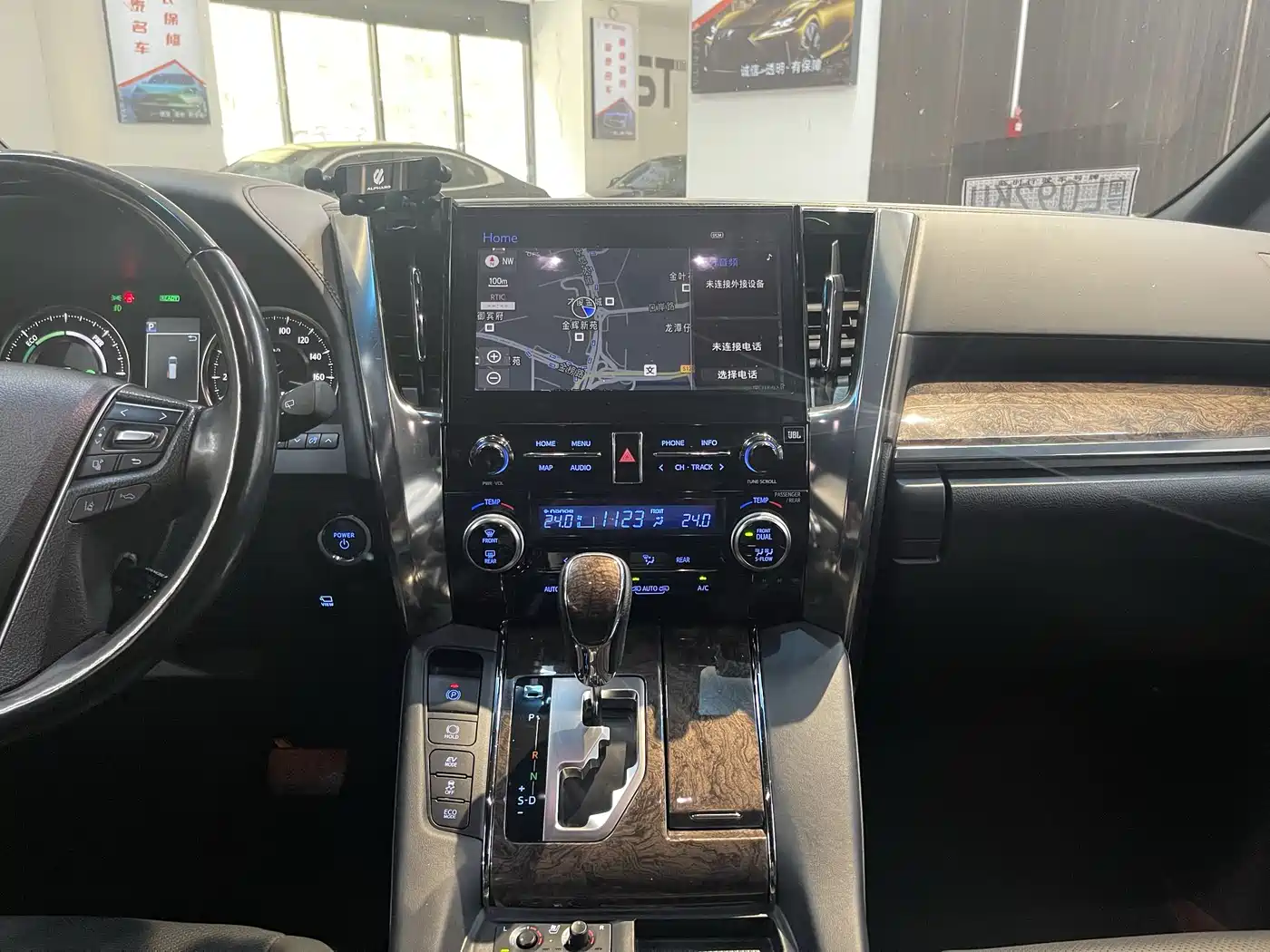 Toyota Alphard 2021 Hybrid 2.5L Premium фото 13