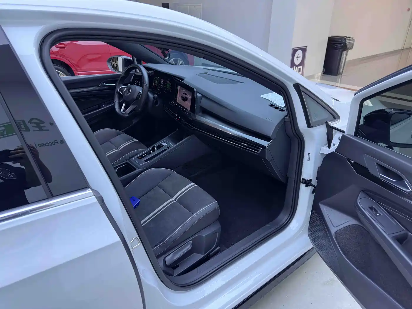 Volkswagen Golf 2021 280TSI DSG R-Line фото 10