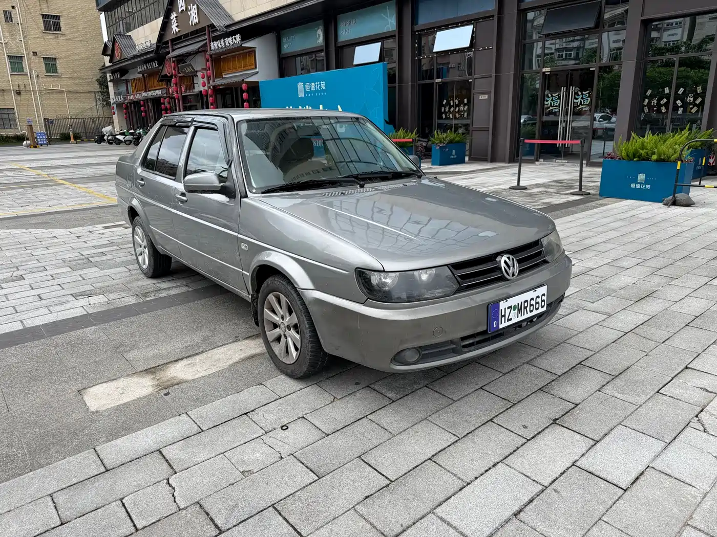 Volkswagen Jetta 2010 1.6L Avant-garde фото 3