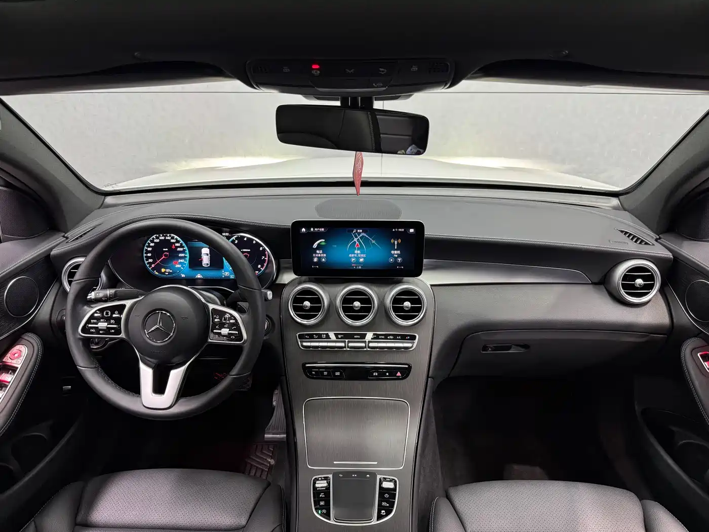 Mercedes-Benz GLC Coupe 2021 GLC 300 4MATIC Coupe SUV фото 21