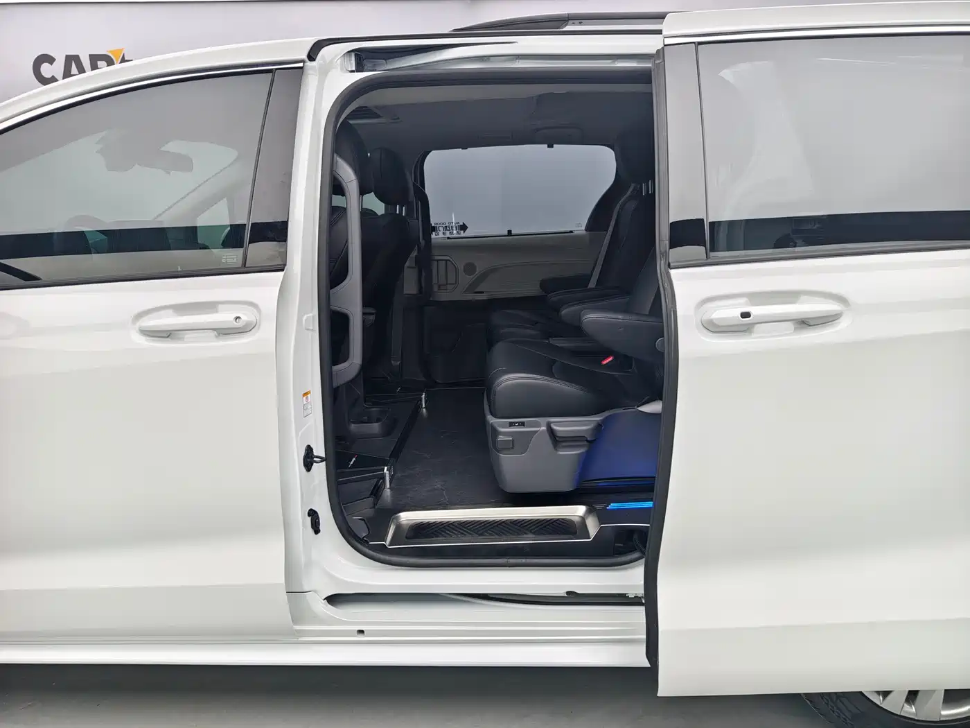 Toyota Sienna 2023 2.5L Hybrid Comfort Edition фото 16