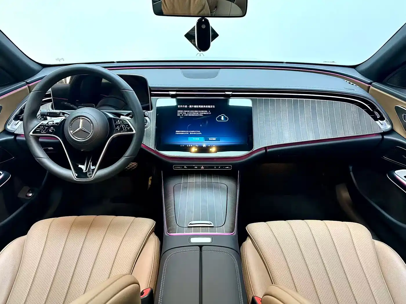 Mercedes-Benz E-Class 2024 E 300 L Fashion фото 13