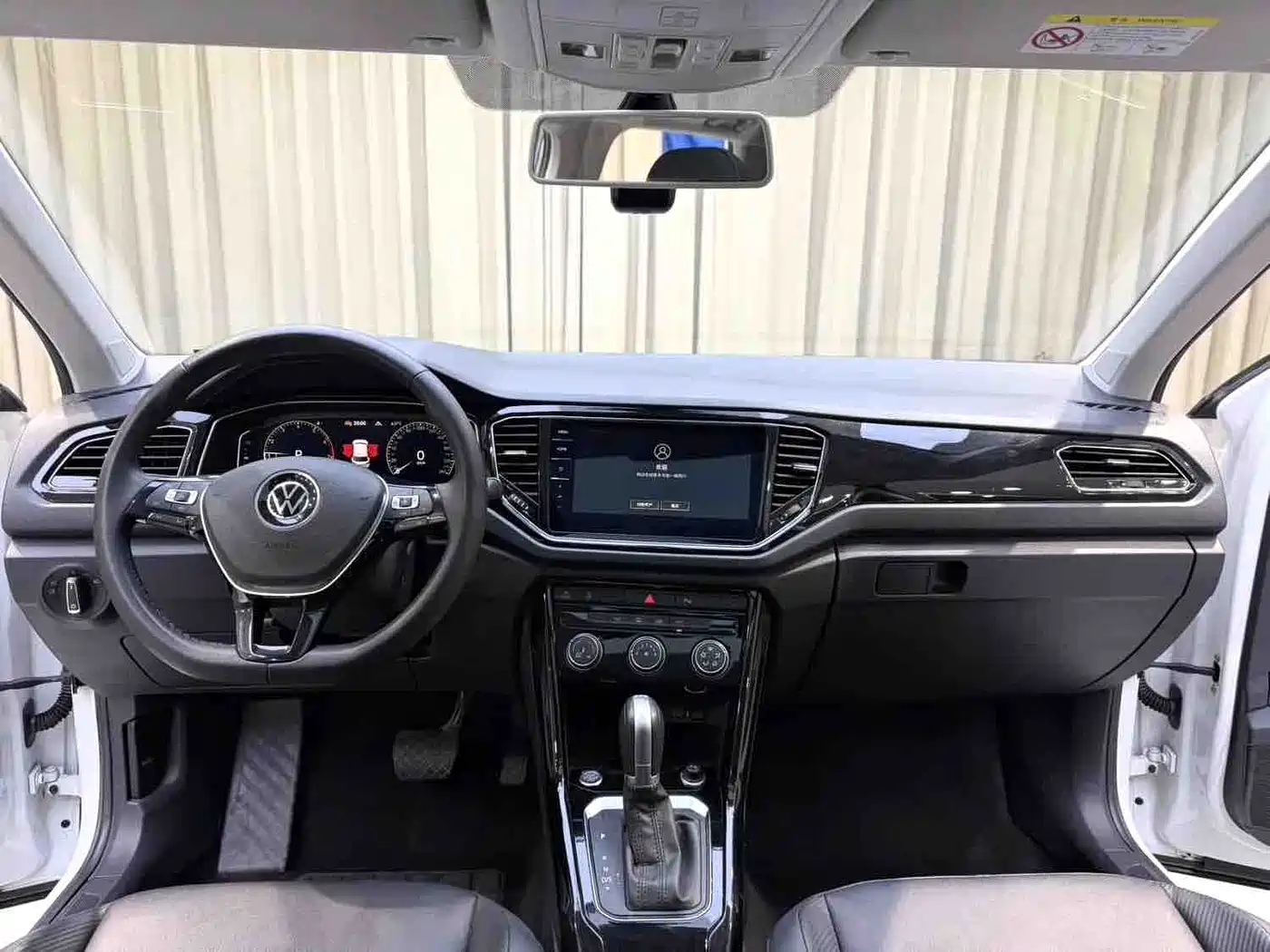 Volkswagen T-ROC 2022 280TSI DSG 2WD Comfort PLUS фото 6