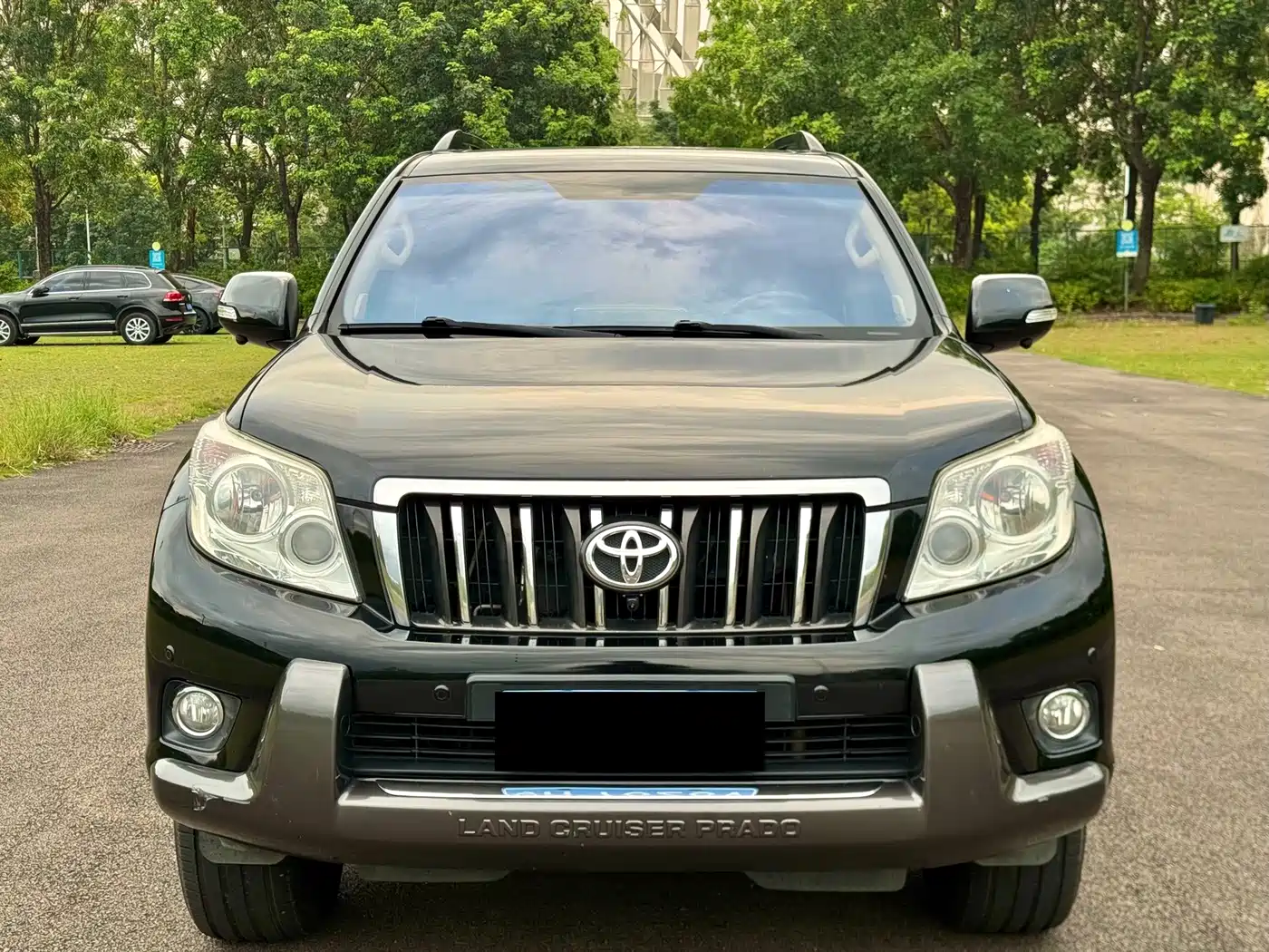 Photo 2 - Toyota Prado