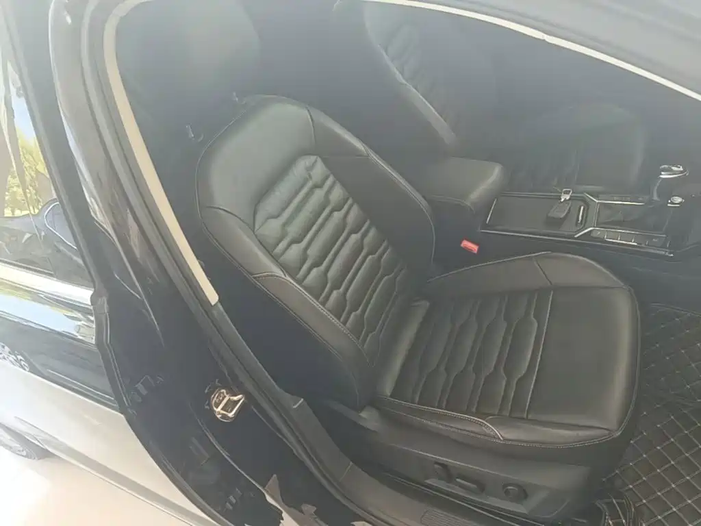 Фото 25 - Volkswagen Passat