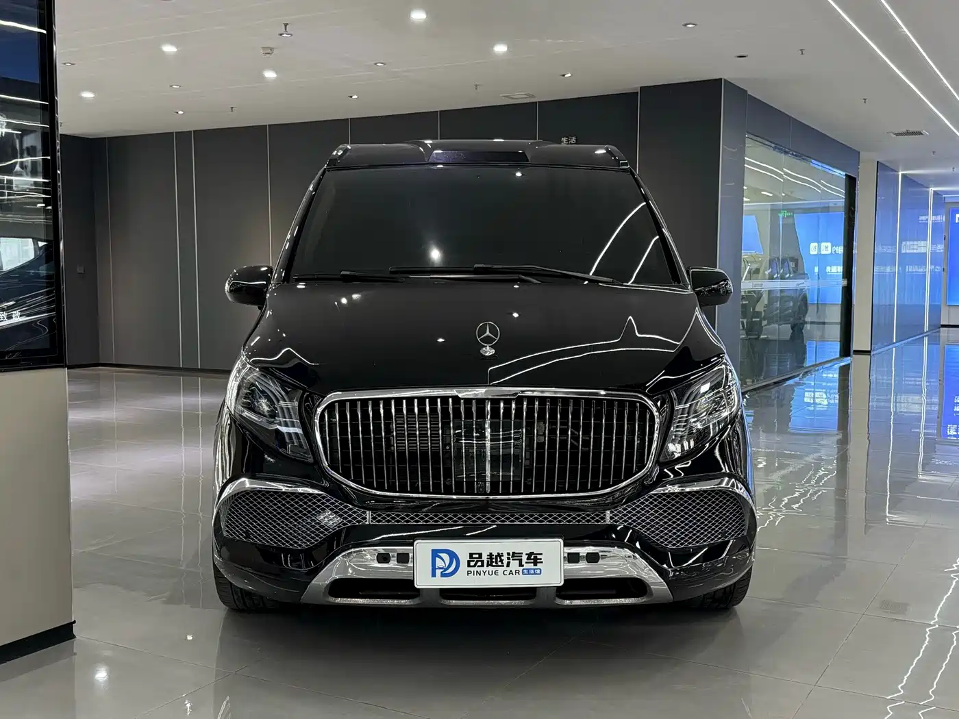 Mercedes-Benz Vito 2023 2.0T Business 7-Seater фото 2