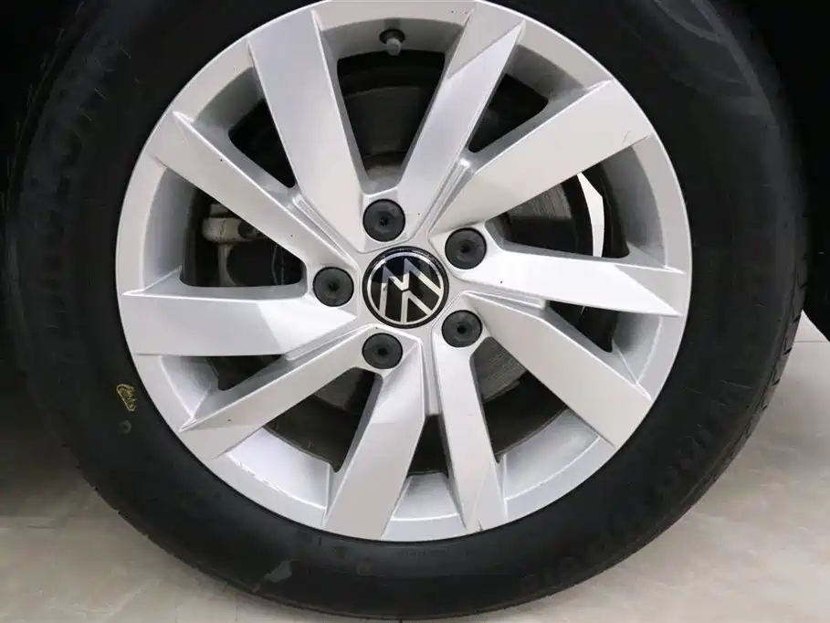 Volkswagen Passat 2022 280TSI Business Edition фото 15