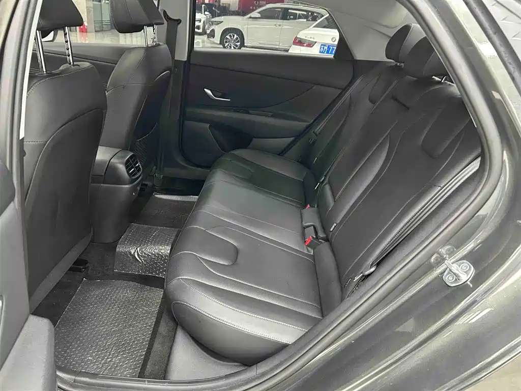 Hyundai Elantra 2023 1.5L CVT TOP Flagship Edition фото 14