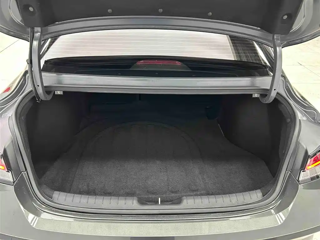 Hyundai Elantra 2023 1.5L CVT TOP Flagship Edition фото 16
