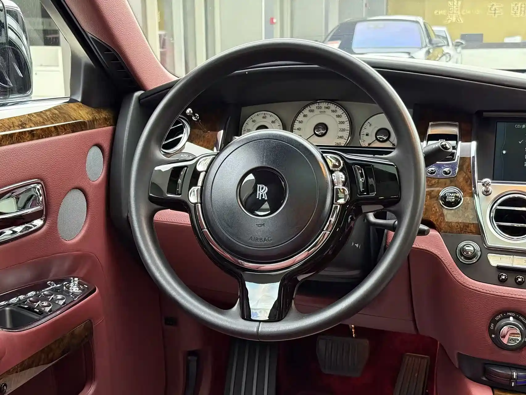 Фото 11 - Rolls-Royce Ghost