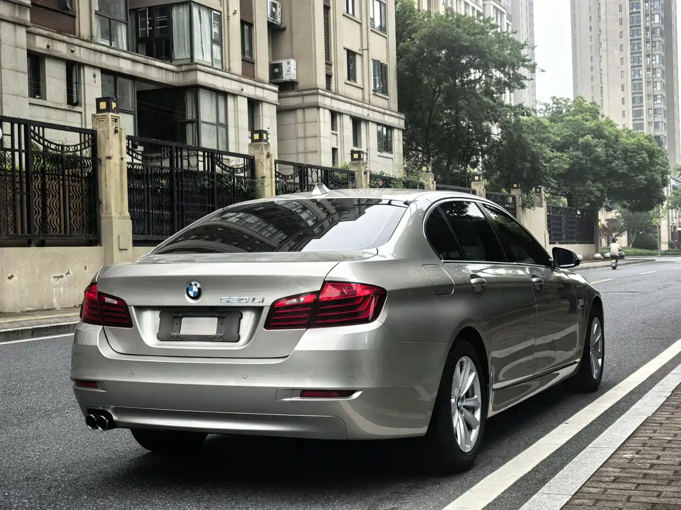 BMW 5 Series 2017 520Li Classic Edition фото 6