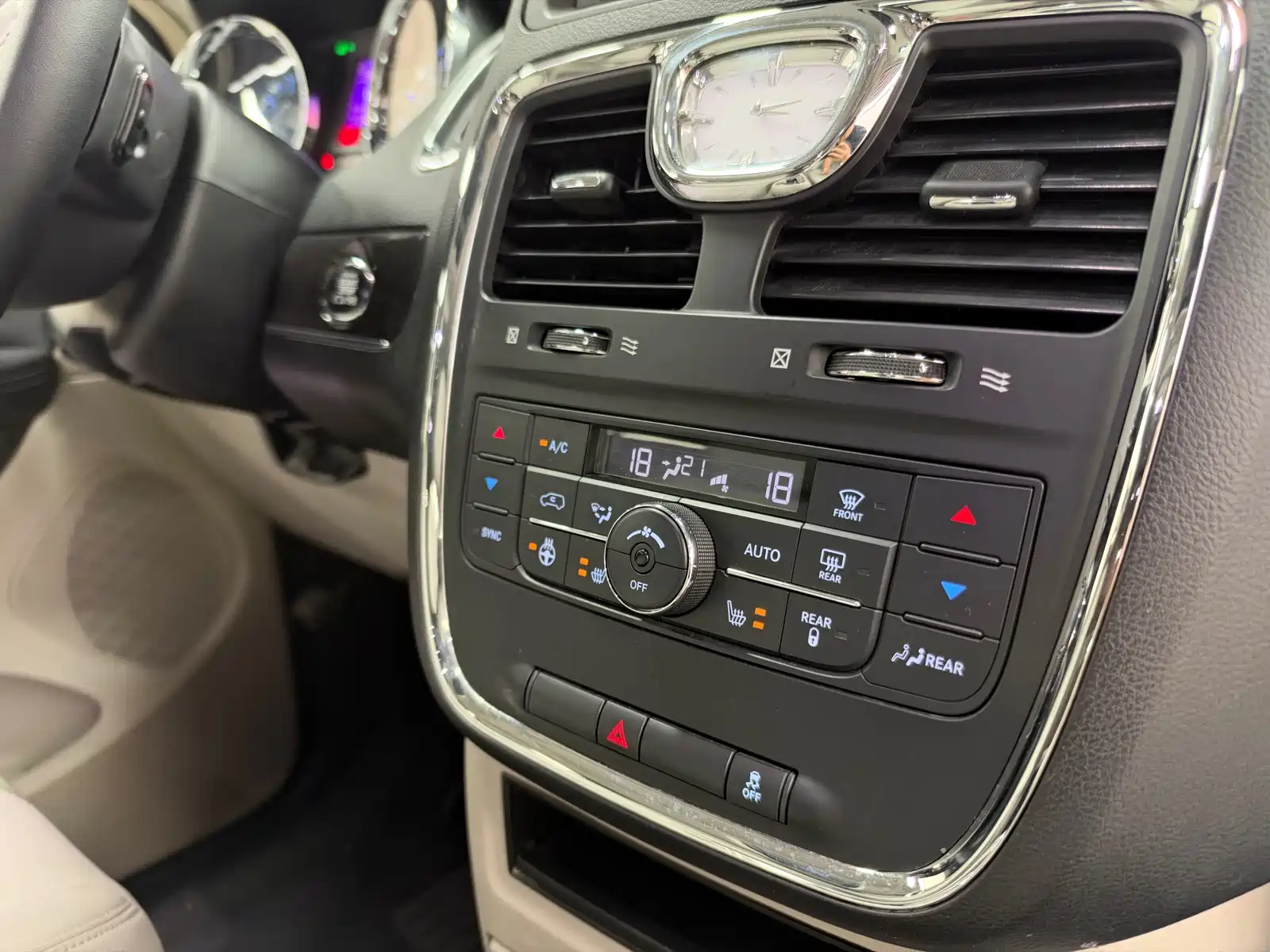 Фото 14 - Chrysler Pacifica