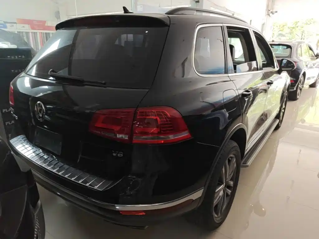 Фото 7 - Volkswagen Touareg