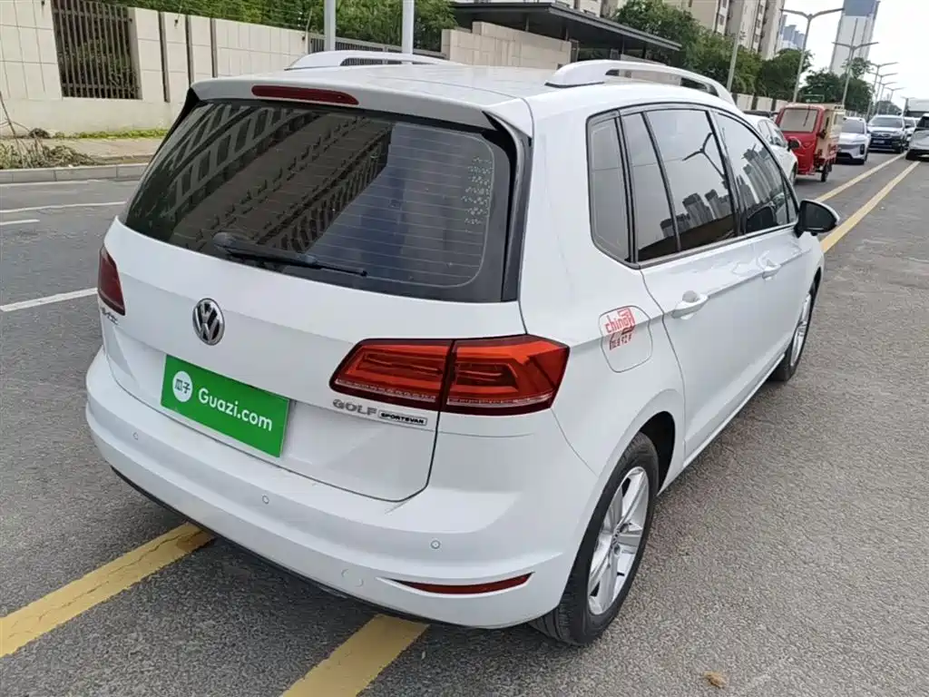 Volkswagen Golf Sportsvan 2018 1.6L Automatic Comfort фото 7