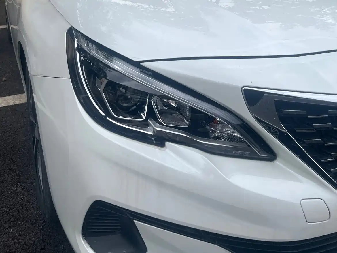 Peugeot 408 2022 1.6T Light Chaser Edition фото 6