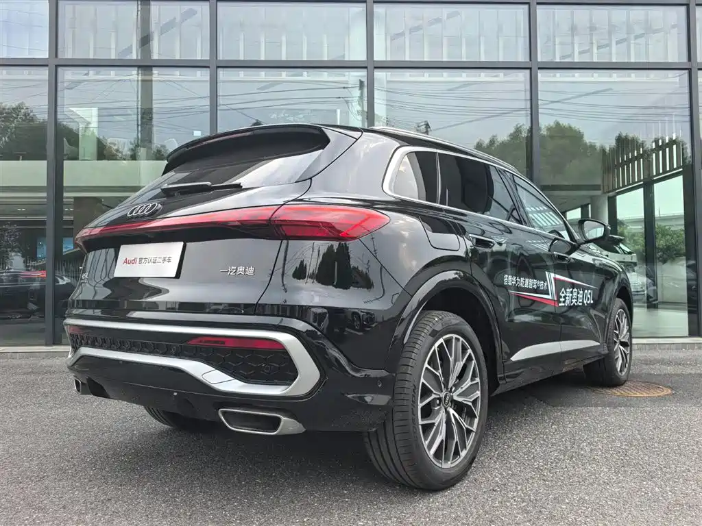 Audi Q5L 2026 Luxury Sport 150kW фото 2