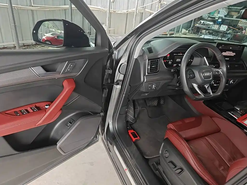 Фото 16 - Audi Q5L