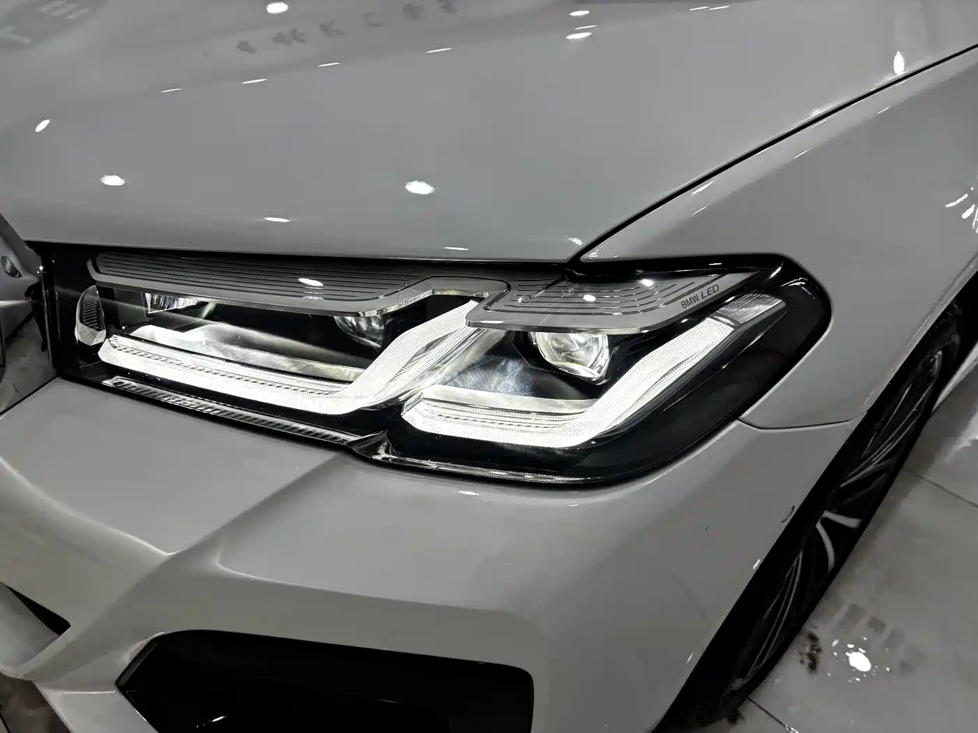 BMW 5 Series 2023 530Li Leading M Sport Package фото 8