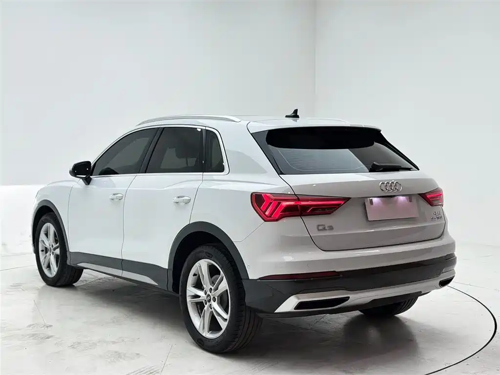 Audi Q3 2022 35 TFSI Fashion Elegance фото 4