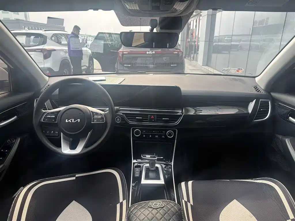 Kia Seltos 2023 1.5L CVT Luxury Edition фото 8