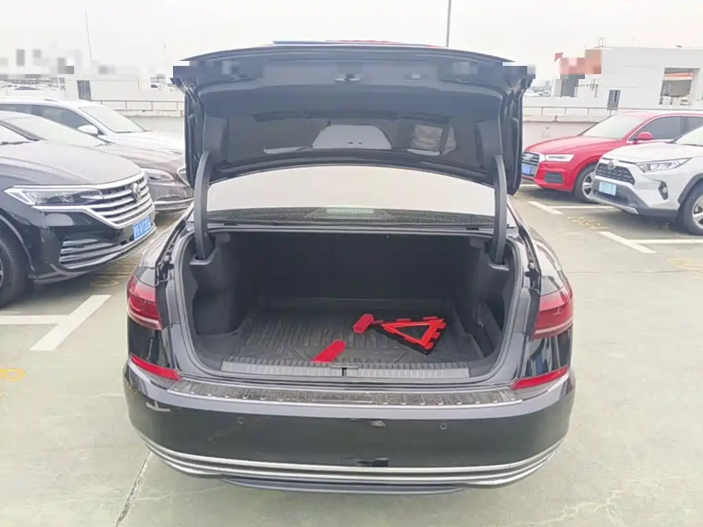 Photo 19 - Volkswagen Passat