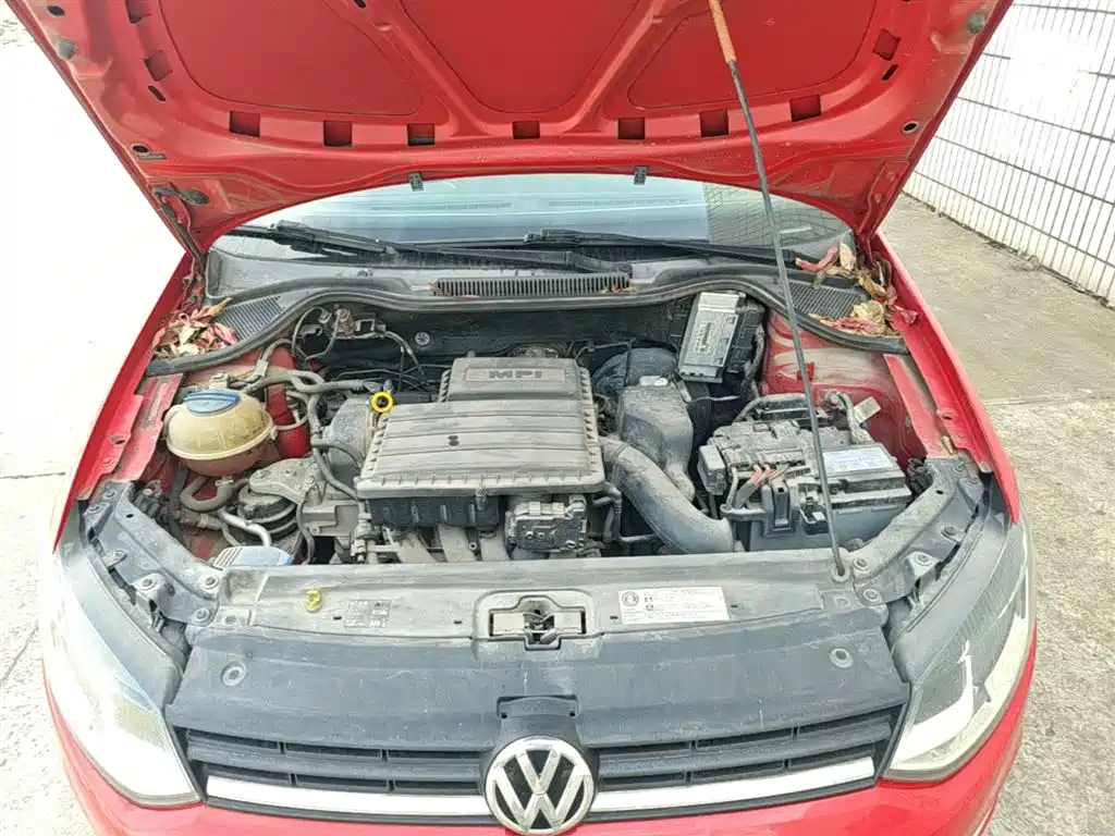 Volkswagen Polo 2014 1.6L Automatic Comfort Edition фото 11
