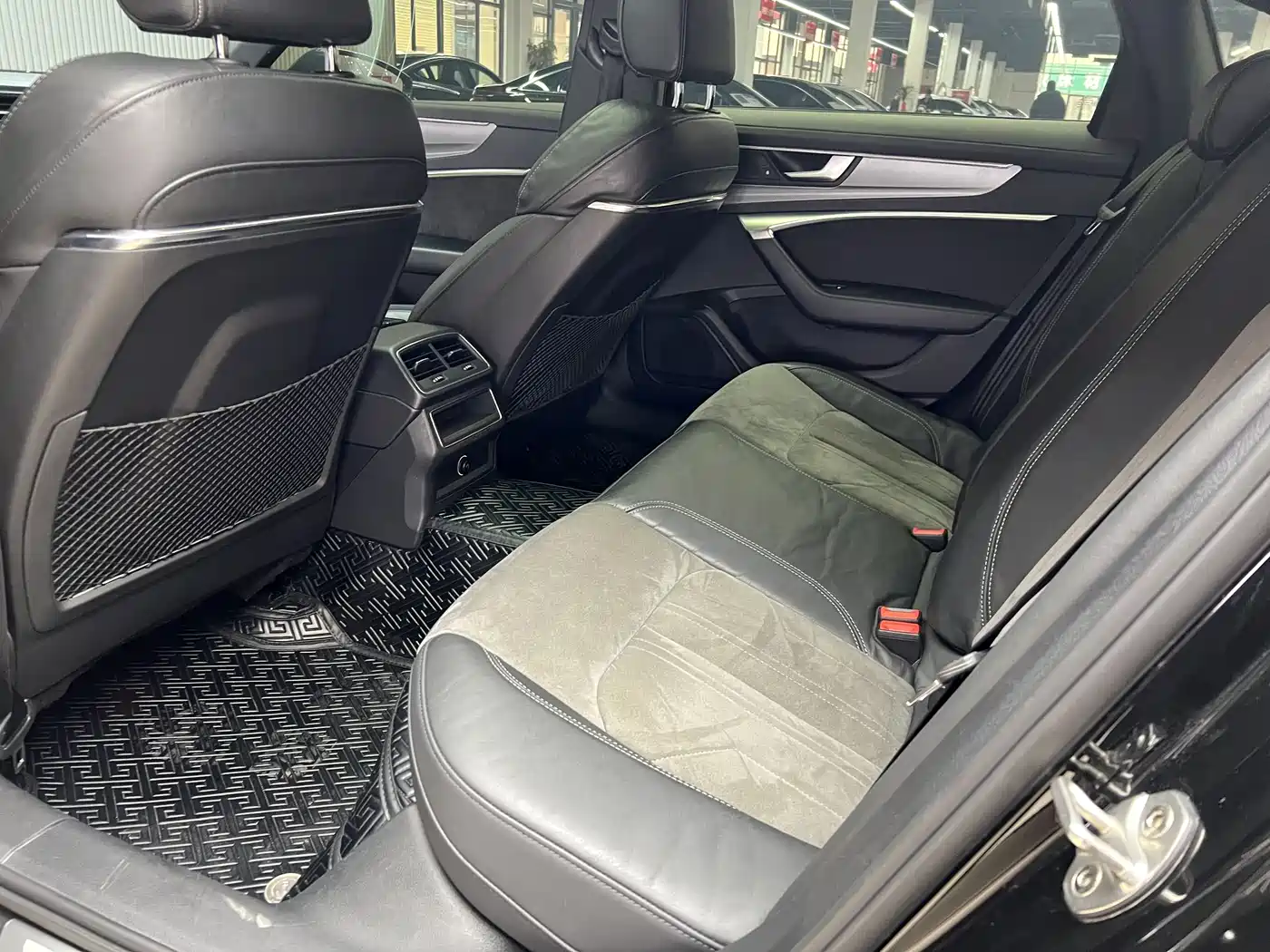 Audi A6L 2019 40 TFSI Luxury Dynamic фото 17