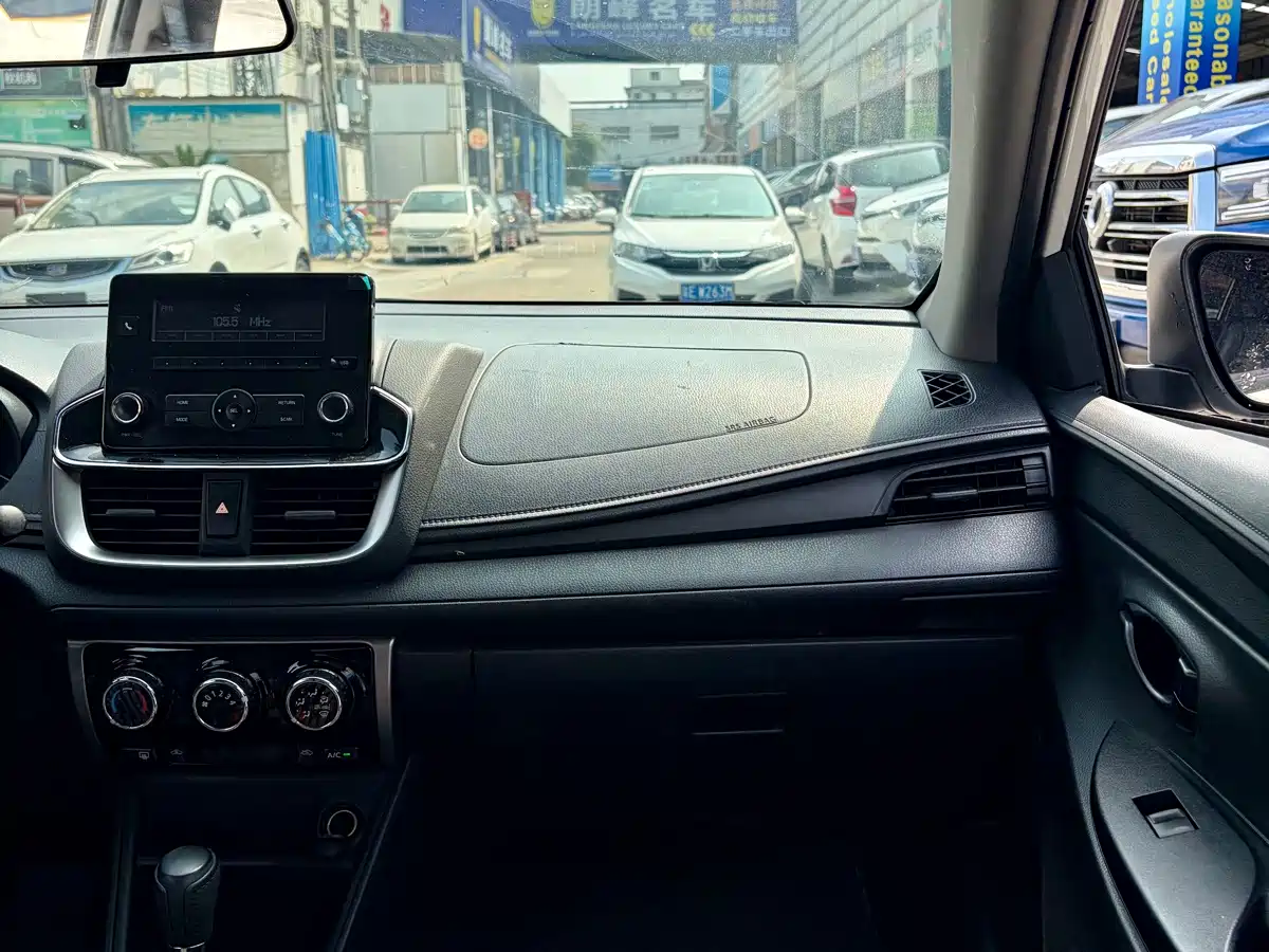 Фото 9 - Toyota YARiS L Zhi Xuan