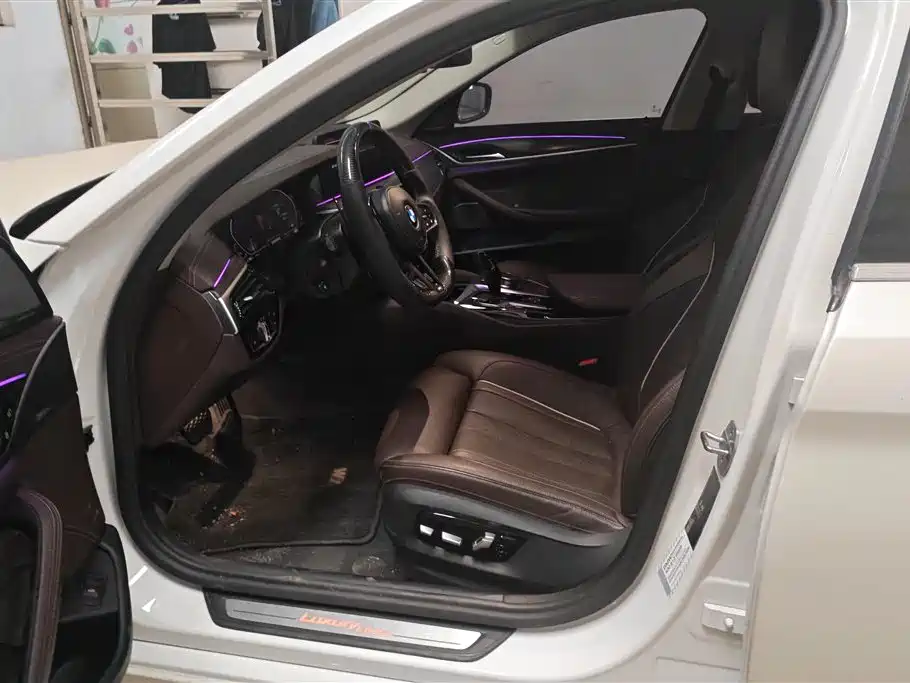 BMW 5 Series 2021 530Li Leading M Sport Package фото 9