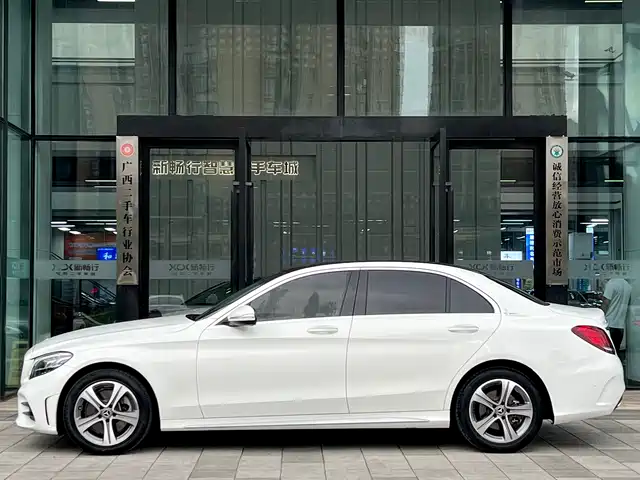 Mercedes-Benz C-Class 2019 Facelift C 260 L Sport — фото 4
