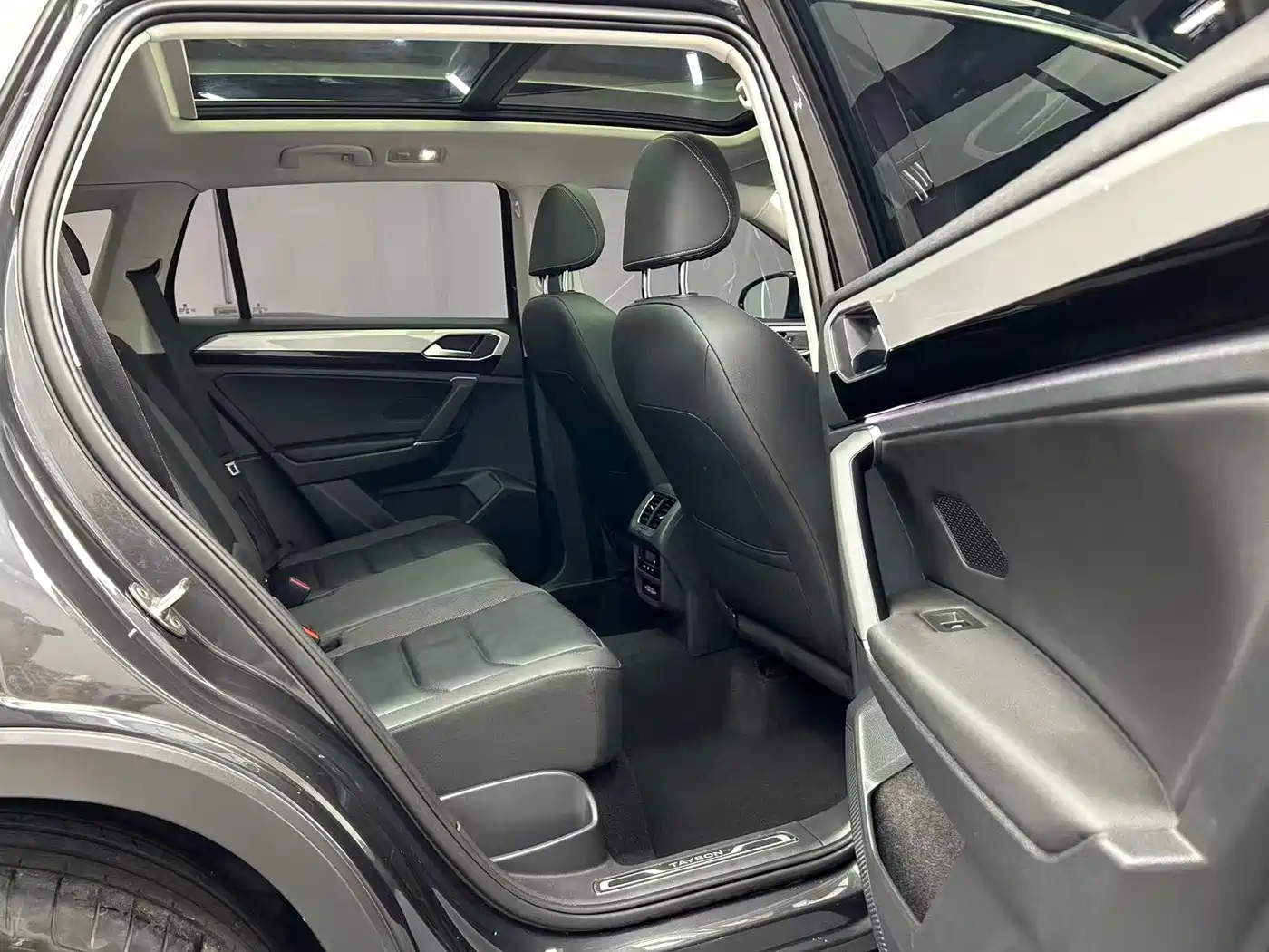 Volkswagen Tayron 2022 280TSI 2WD Luxury Smart Connect Edition фото 20