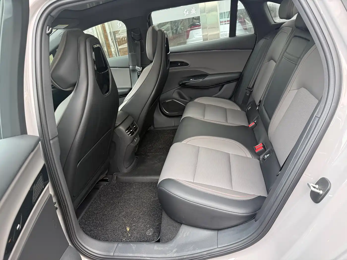 Hongqi EH7 2025 640 AWD Smart Selection Edition фото 5