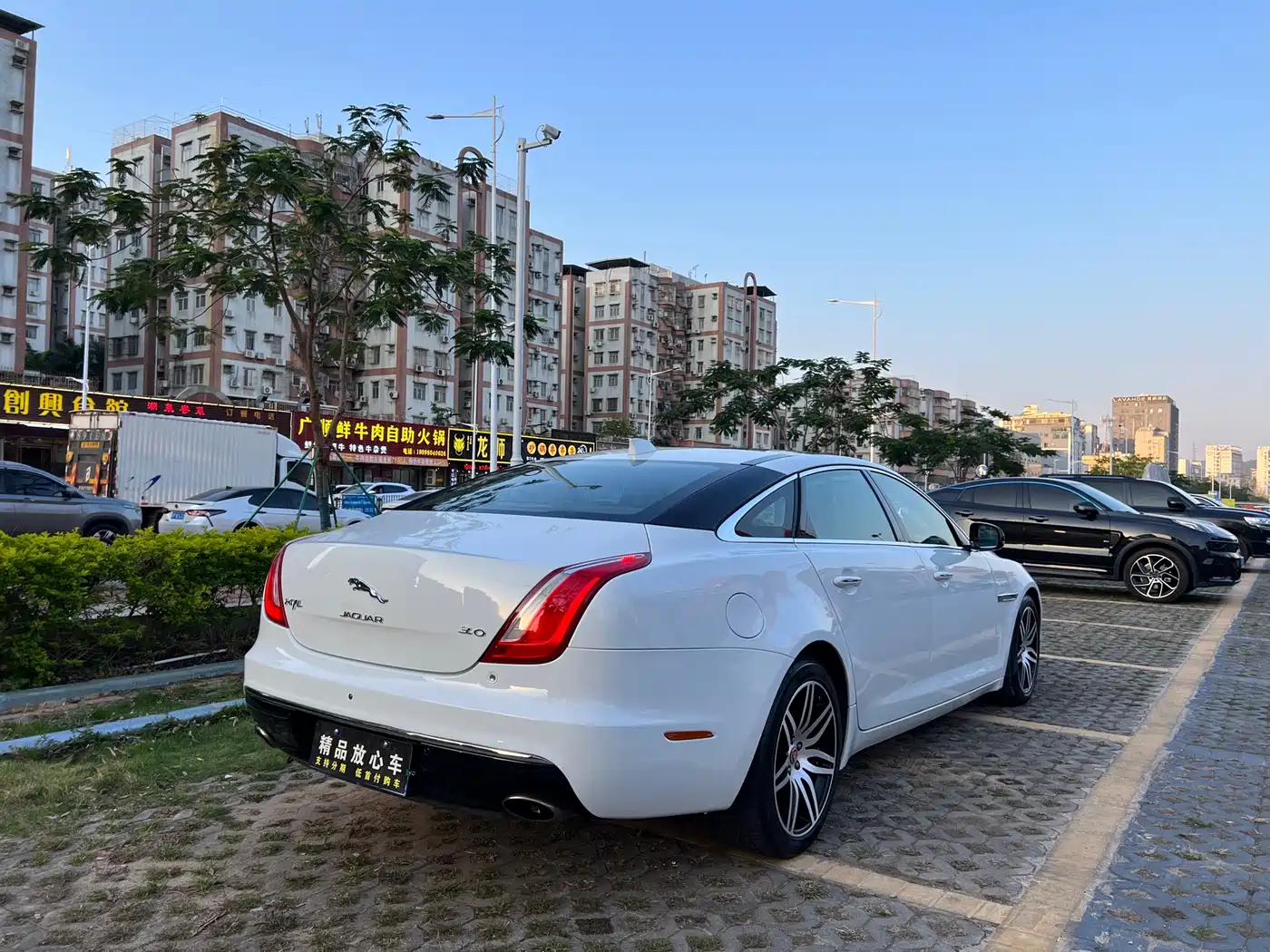 Jaguar XJ 2018 XJL 3.0 SC 2WD Elegant Business Edition фото 6
