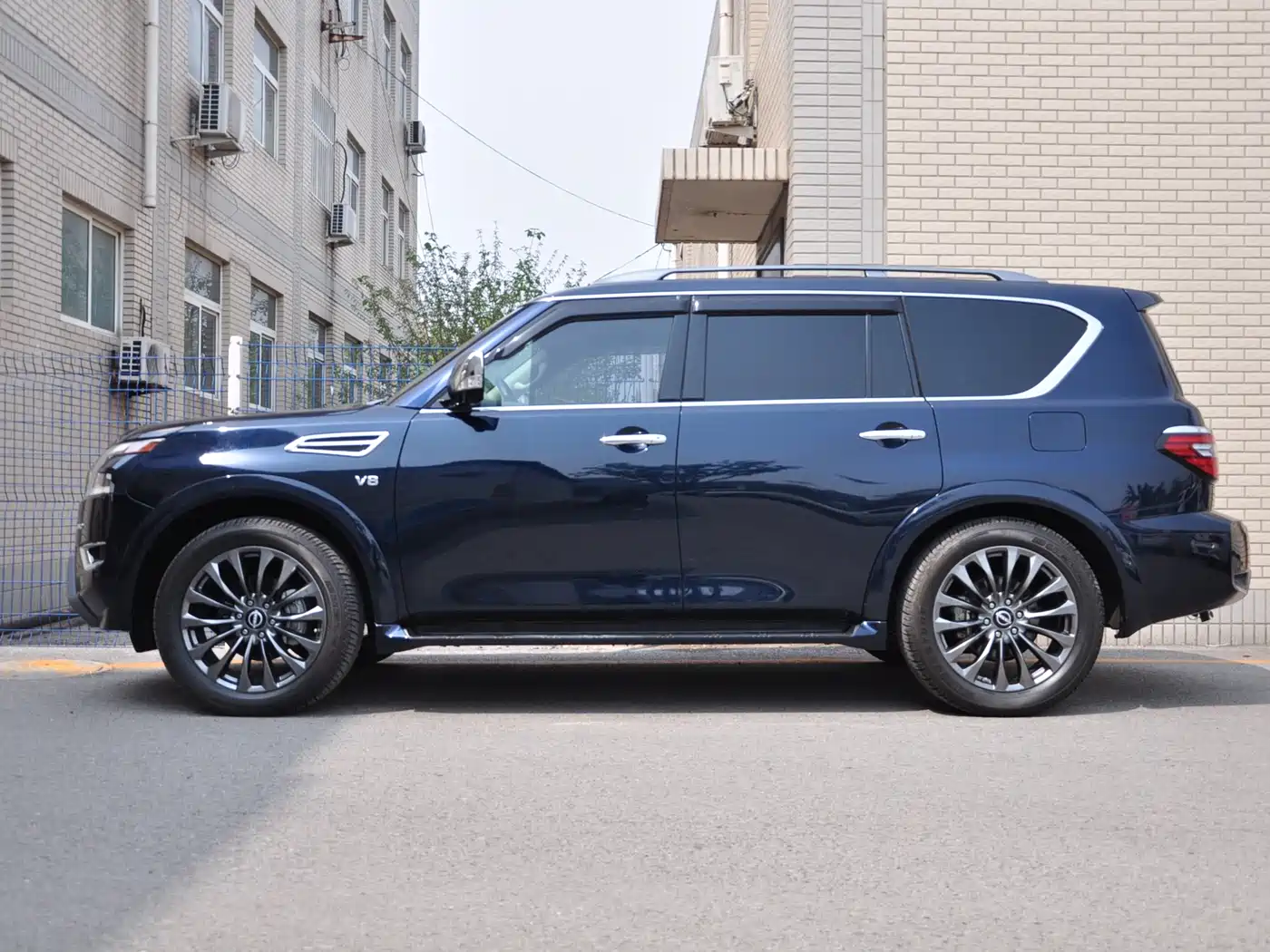 Nissan Patrol 2023 ARMADA 5.6L Armada Flagship Edition фото 3