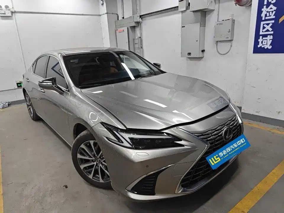 Lexus ES 2025 2025 300h Ultimate Edition