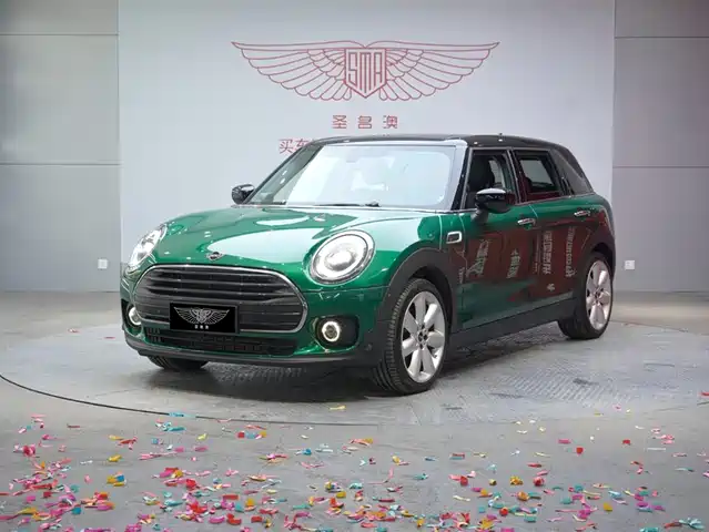 MINI CLUBMAN 2023