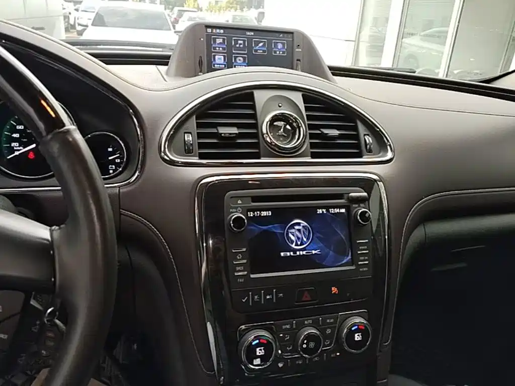 Фото 13 - Buick Enclave