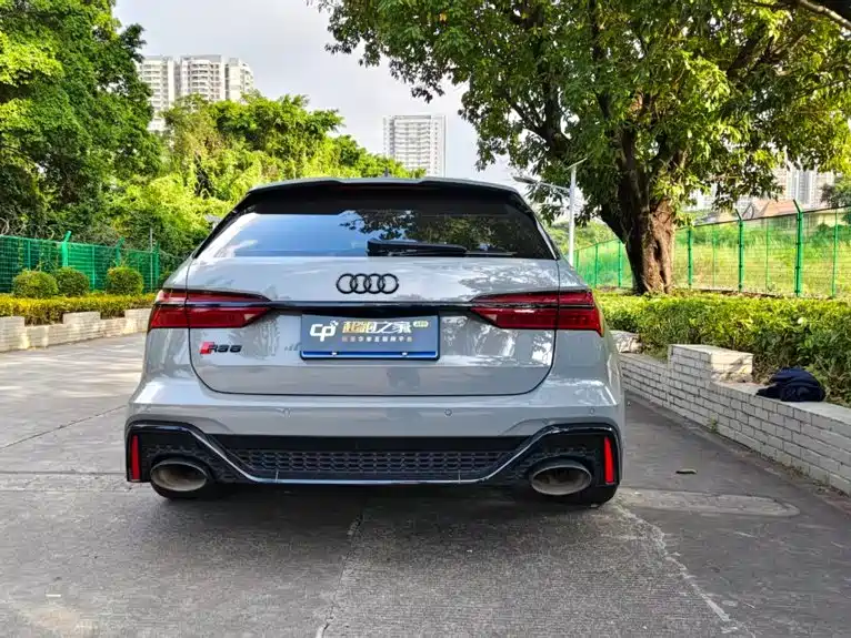 Photo 5 - Audi RS 6