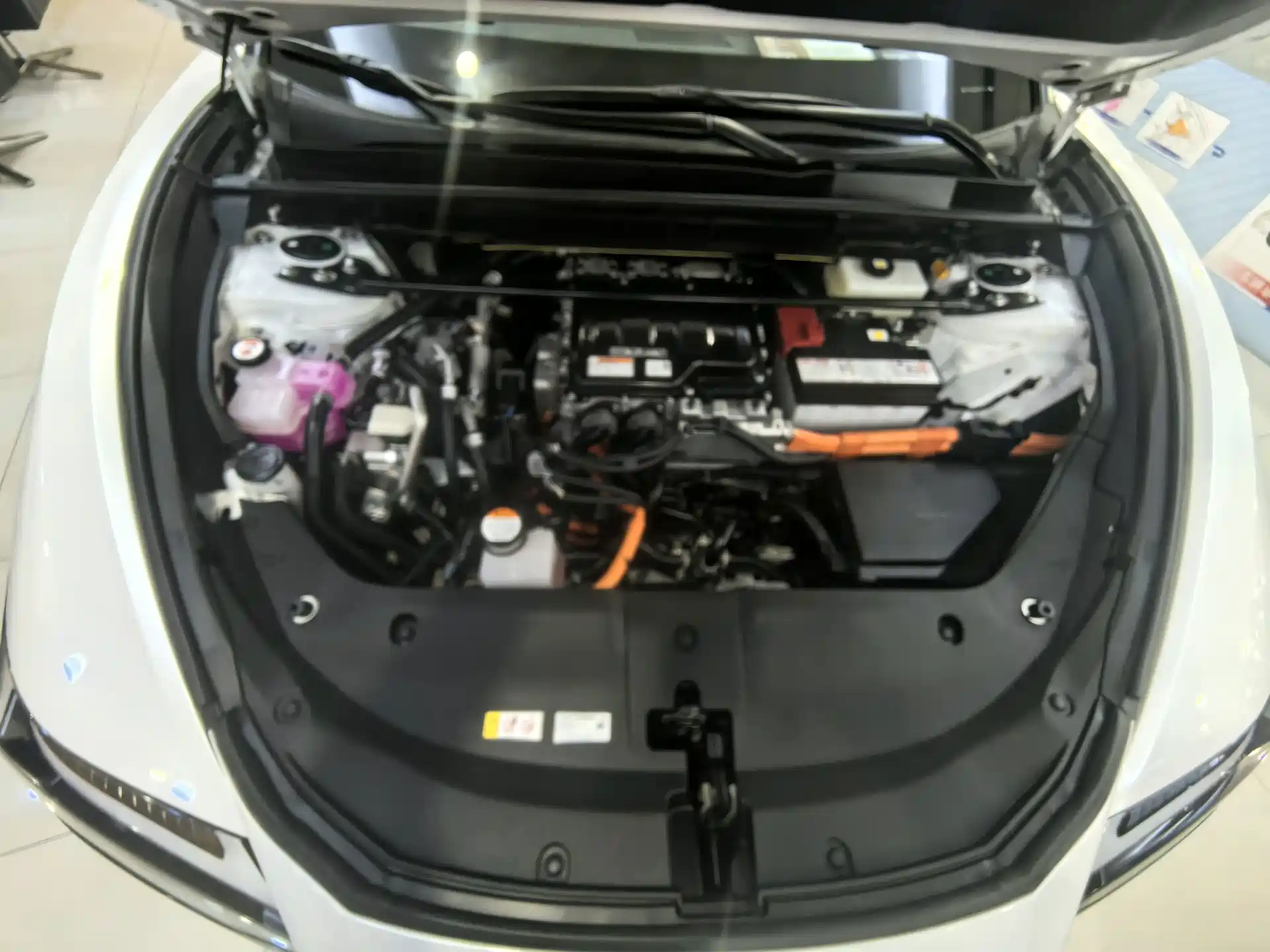 Фото 12 - Lexus RZ
