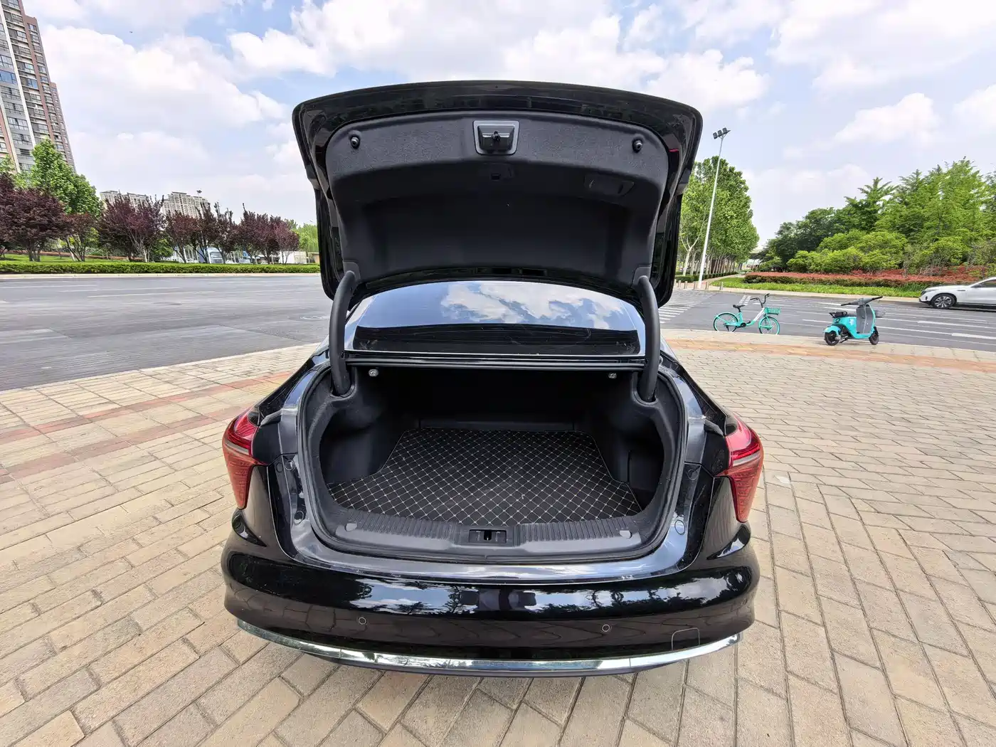 Hongqi H5 2023 2.0T Auto Smart Connect Flag Comfort фото 19
